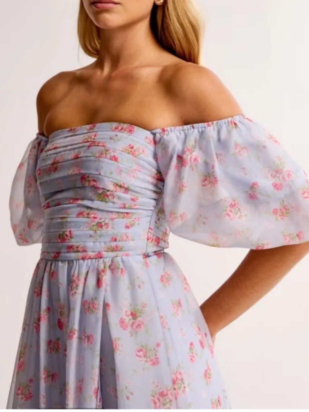 Abercrombie & Fitch design features